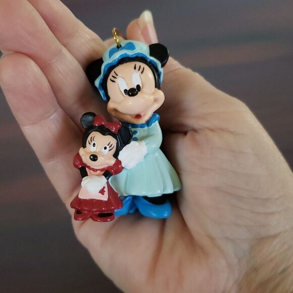Vtg Avon Disney's Mickey's Christmas Carol Ornament Minnie Mouse as Mrs Cratchit - Picture 4 of 5